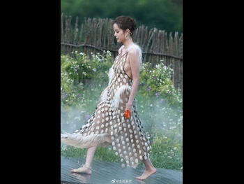  alt="Nana Ouyang"