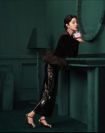 Nana Ouyang