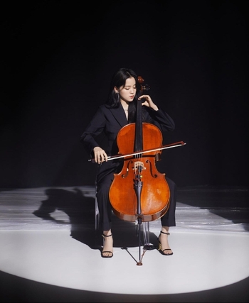 Nana Ouyang