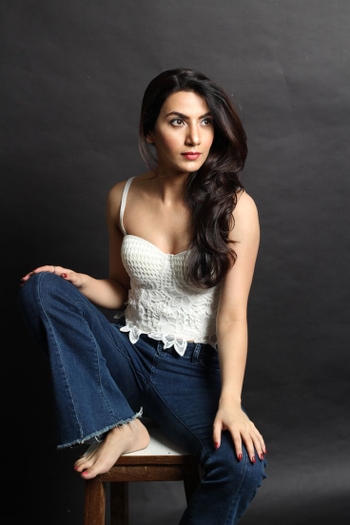 Arya Poorti