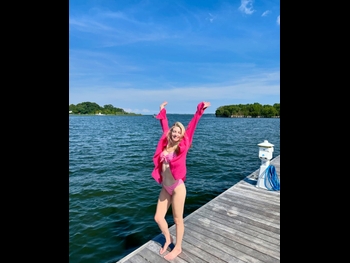  alt="Lauren Veneziani"