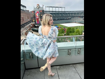  alt="Lauren Veneziani"