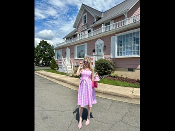  alt="Lauren Veneziani"