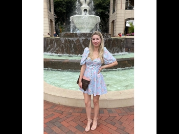  alt="Lauren Veneziani"