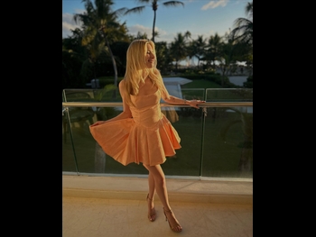  alt="Lauren Veneziani"