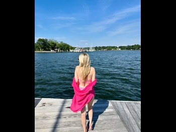  alt="Lauren Veneziani"