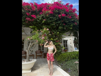  alt="Lauren Veneziani"