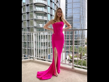  alt="Lauren Veneziani"