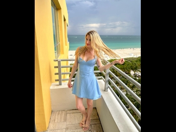  alt="Lauren Veneziani"