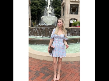  alt="Lauren Veneziani"