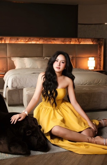 Mai Phuong Thuy