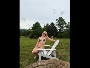  alt="Claire Curzan"