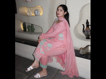  alt="Parv Kaur"