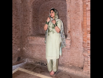  alt="Parv Kaur"