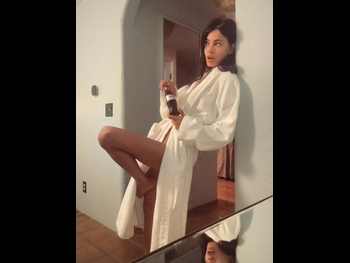  alt="Leona Naomi Wong"