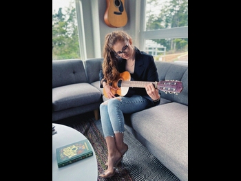  alt="Kati Falk-flores"