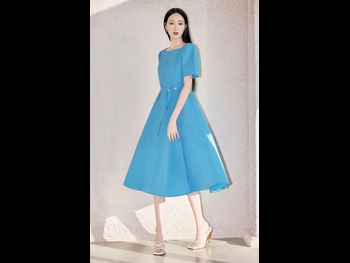  alt="Lee Sung-kyung"