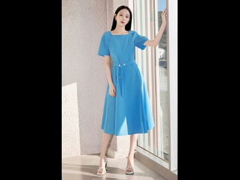  alt="Lee Sung-kyung"