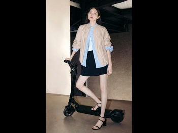  alt="Lee Sung-kyung"