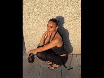  alt="Ella Thomas"