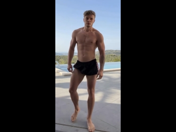  alt="Benjamin Hilton"