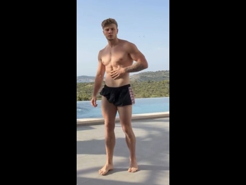  alt="Benjamin Hilton"