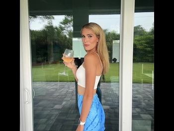  alt="Kayla Sharples"