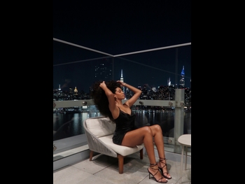  alt="Victoria Gomez"