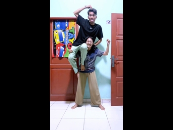  alt="Tria Amandha"