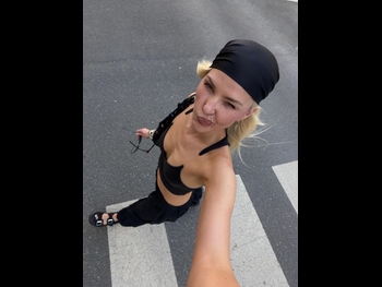  alt="Karla Zeli?"