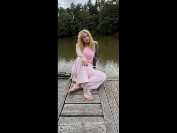  alt="Annabelle Farova"