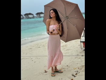  alt="Ruhanika Dhawan"
