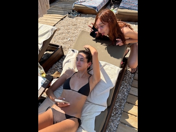  alt="Nikki Lilly"