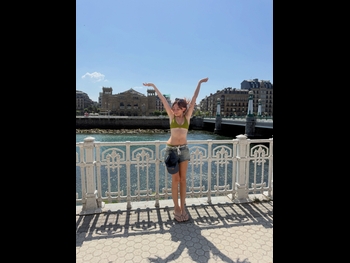  alt="Nikki Lilly"