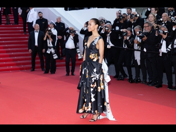  alt="Zoe Saldana"