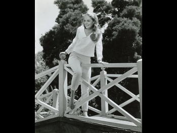  alt="Elizabeth Hartman"