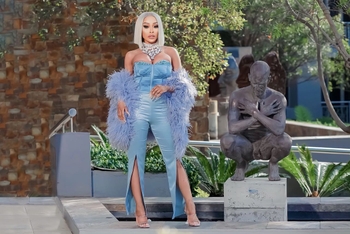 Khanyi Mbau